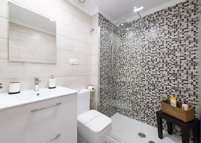 4 Minutes Walk From Yumbo アパート